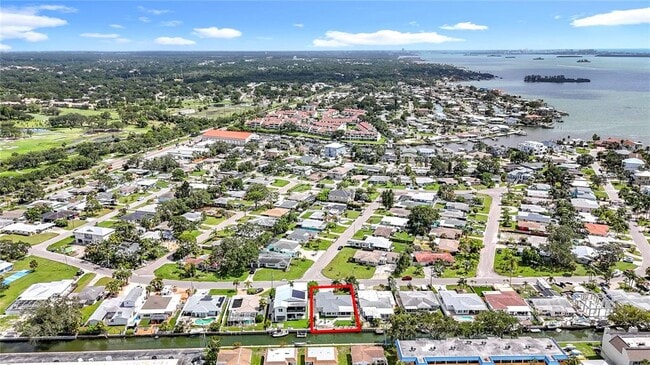 Building Photo - 572 Baywood Dr N