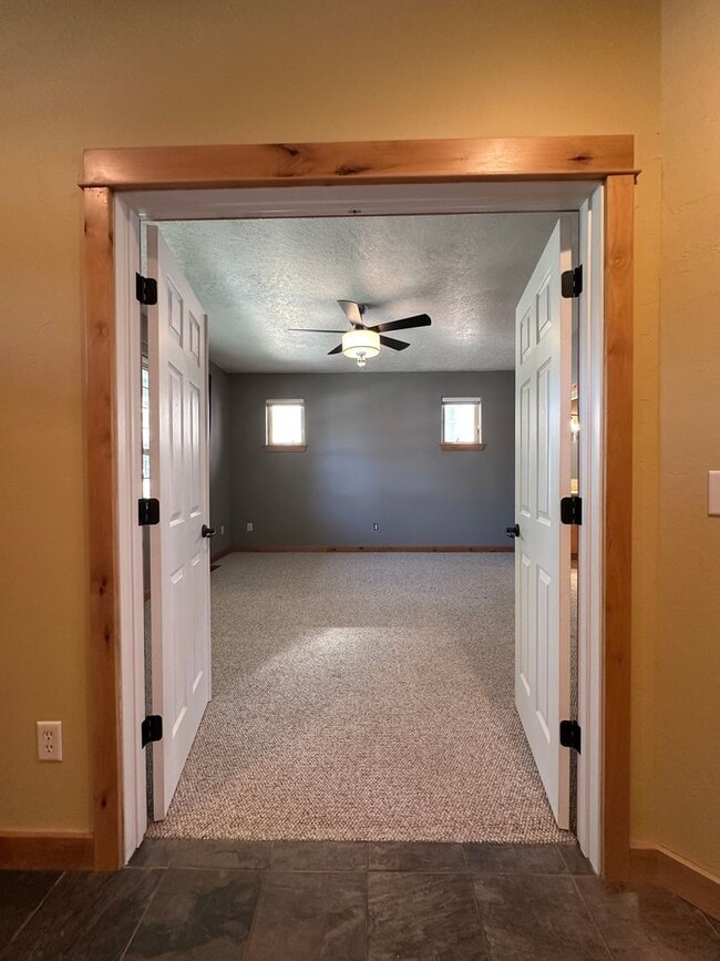 Building Photo - Cute Bungalow style home in Bozeman!  Move...