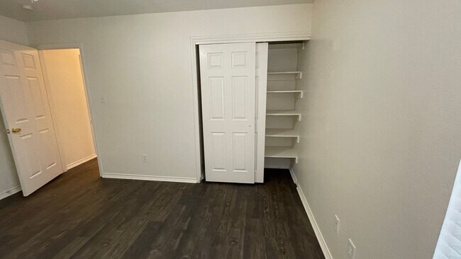 Building Photo - Nice Single Story in Waterford Oaks-Cedar Hill