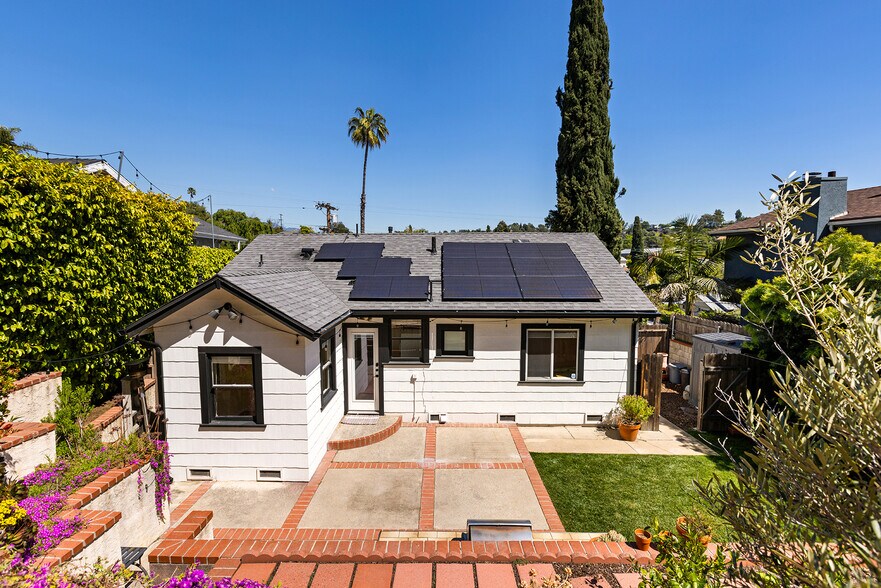 Building Photo - 4841 Avoca St