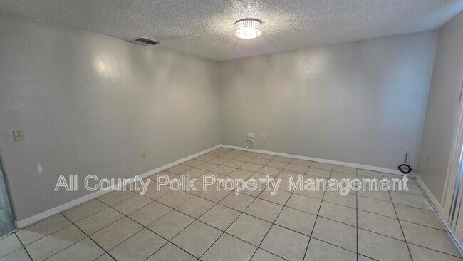 Building Photo - 2336 Chestnut Hills Dr