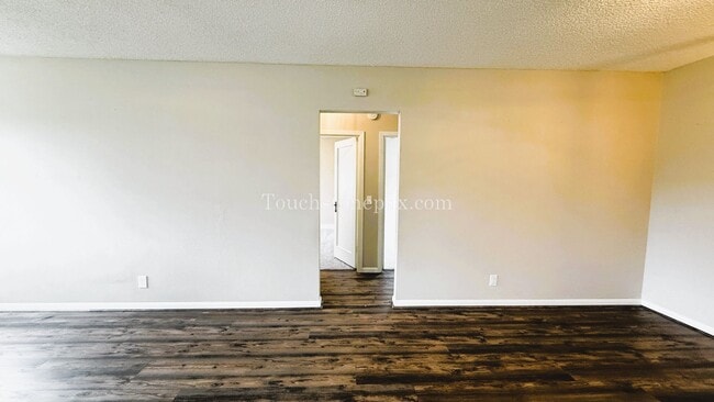 Building Photo - Lovely 3BD|1BA Home in Oregon City w/Basem...