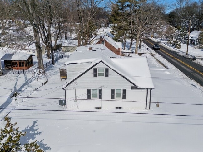 Building Photo - 252 Knickerbocker Rd