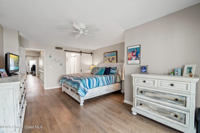 Building Photo - 215 Ballyshannon St