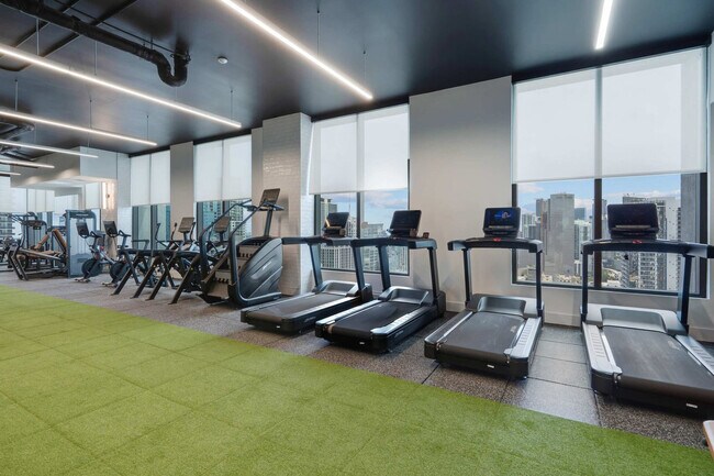 Building Photo - 121 NE 5th St