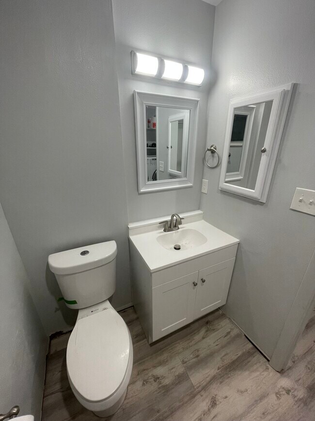 Building Photo - 333 W 170 N