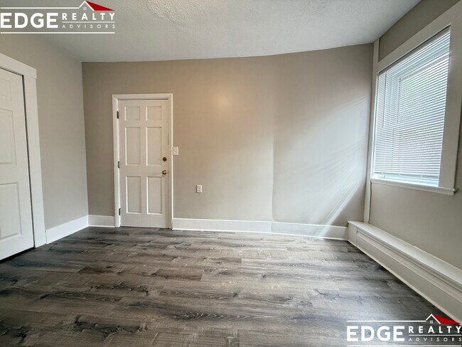 Building Photo - 1709 Commonwealth Ave