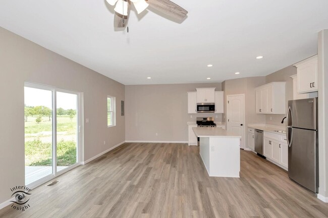 Building Photo - 1323 Sioux Turn