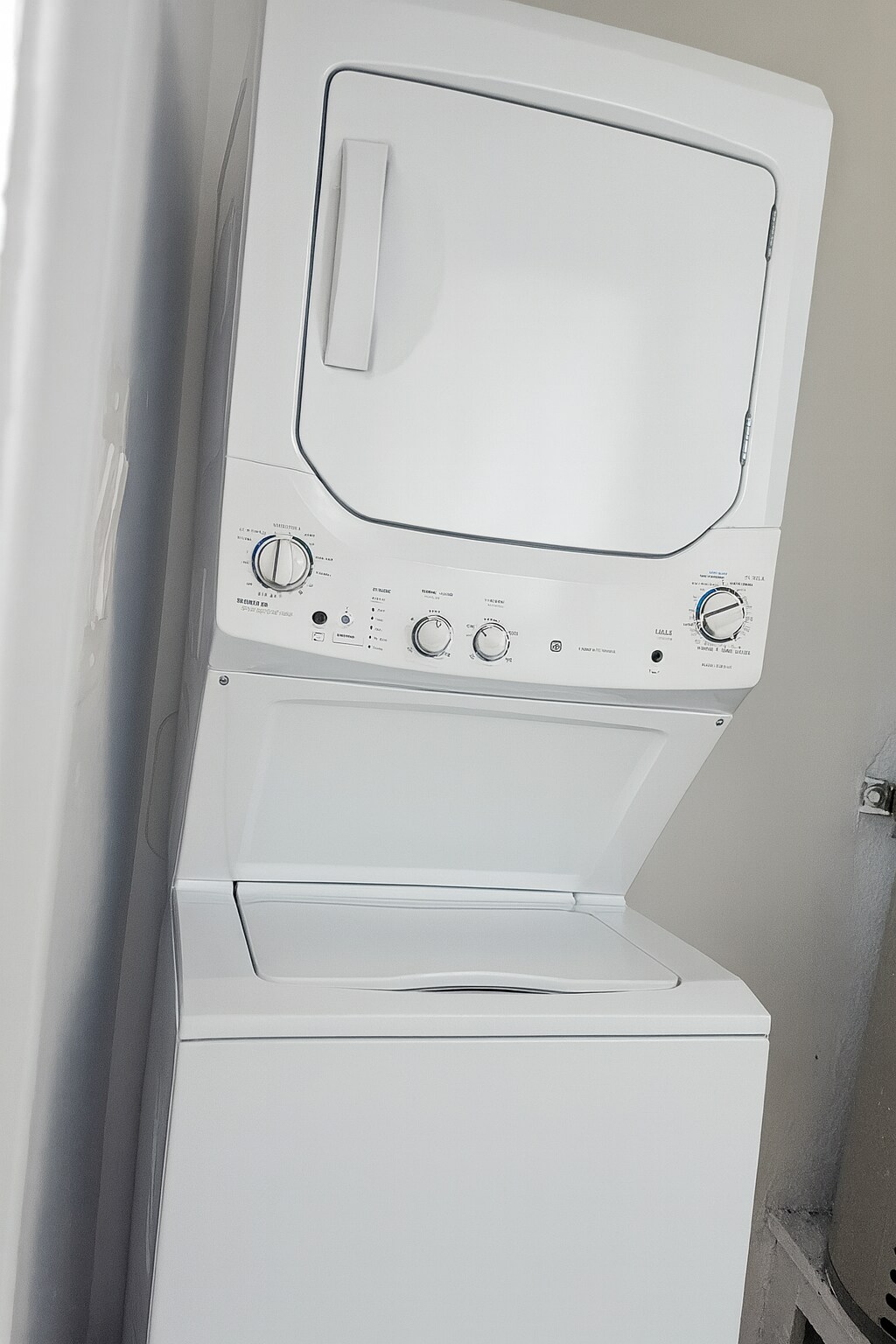 Staged photo of washer and dryer - 1518 W 85th St