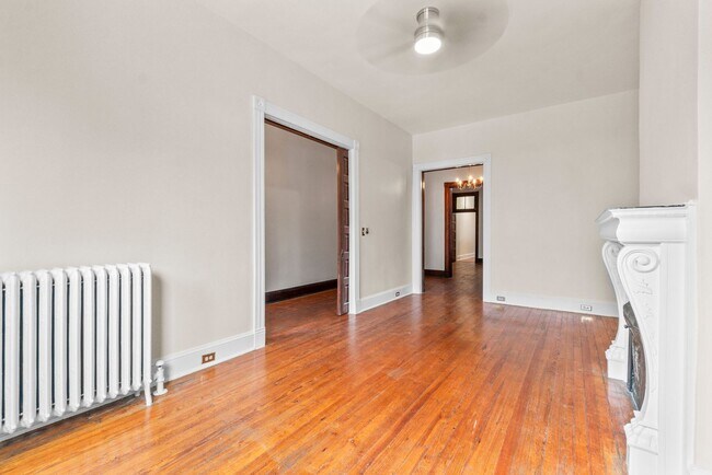 Building Photo - Spacious 6BR/2.5BA in CV AVAILABLE June 2026