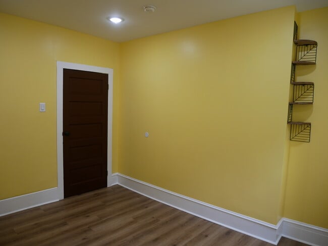 Building Photo - 208 Vineyard Rd
