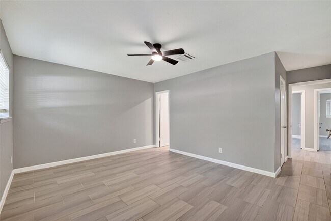 Building Photo - 7607 Tanager St