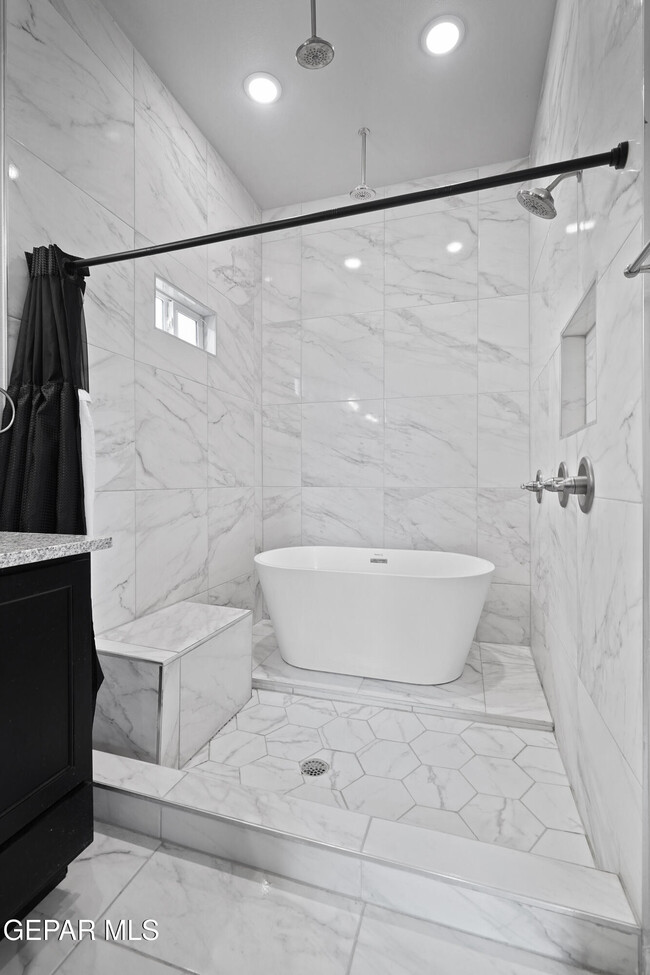 Building Photo - 12681 Don Norte St