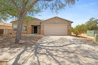 Building Photo - 5840 E Tercel Dr