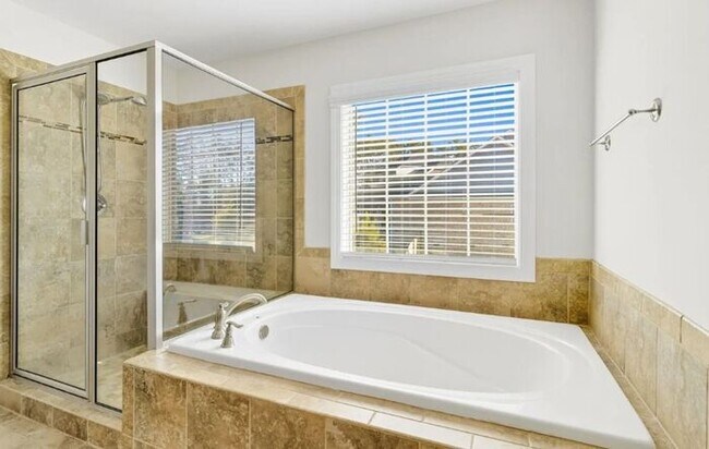 Building Photo - Ashley Oaks Luxury Home