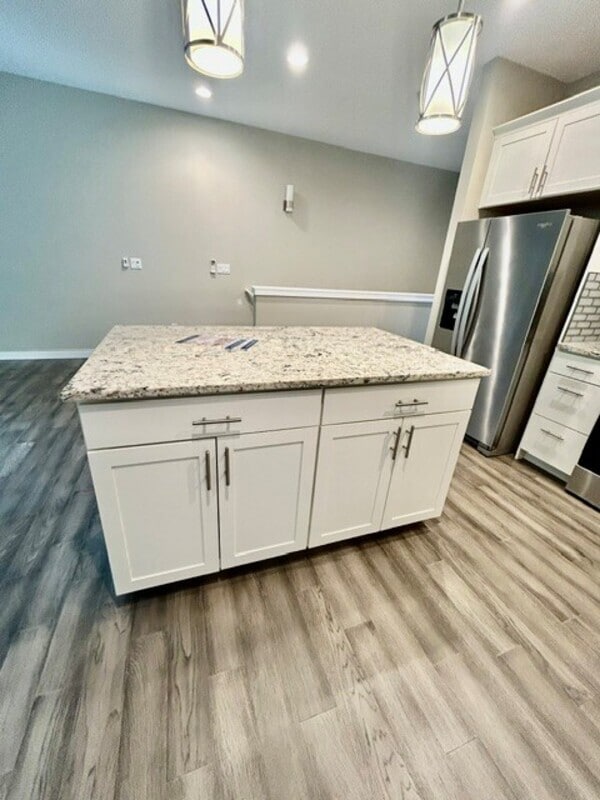 Building Photo - 5683 Sunstone Pl