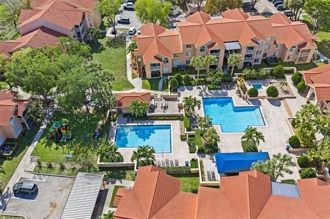 Building Photo - 10610 SW 158th Ct