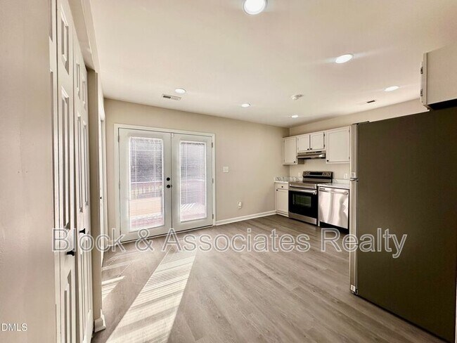 Building Photo - 420 Tippett Rd