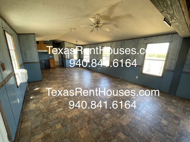 Building Photo - Horse Lover's Dream !!! Located in Award W...