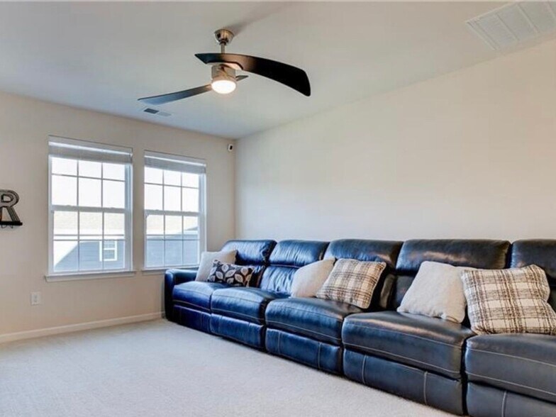 Building Photo - 4107 Hickory View Dr