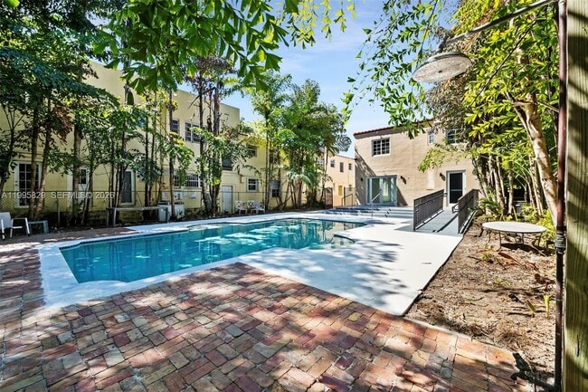 Building Photo - 1545 Meridian Ave