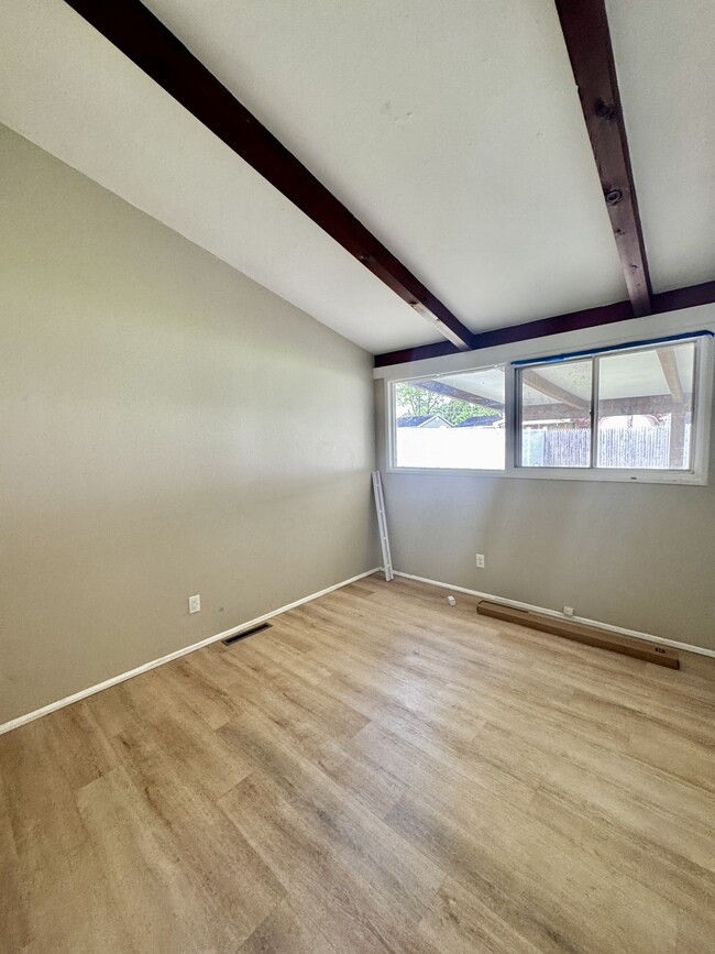 Building Photo - 2515 Douglas Ave