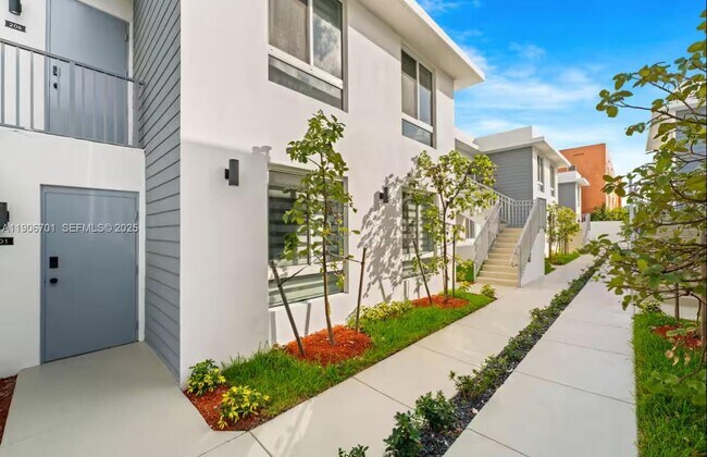 Building Photo - 1542 NW 2nd St