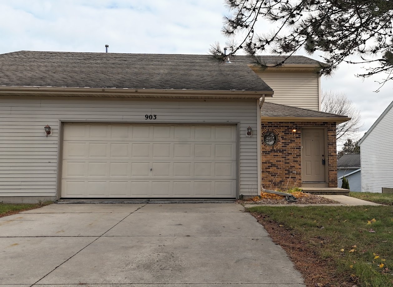 Building Photo - 903 Clarmar Dr