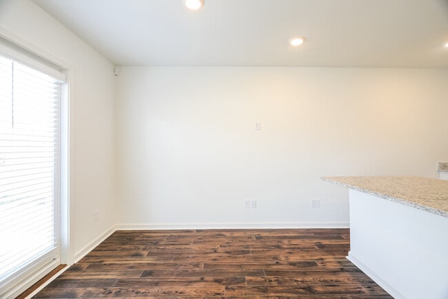 Building Photo - 7275 Timber Leaf Br