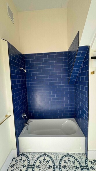 Building Photo - 177 Chestnut St