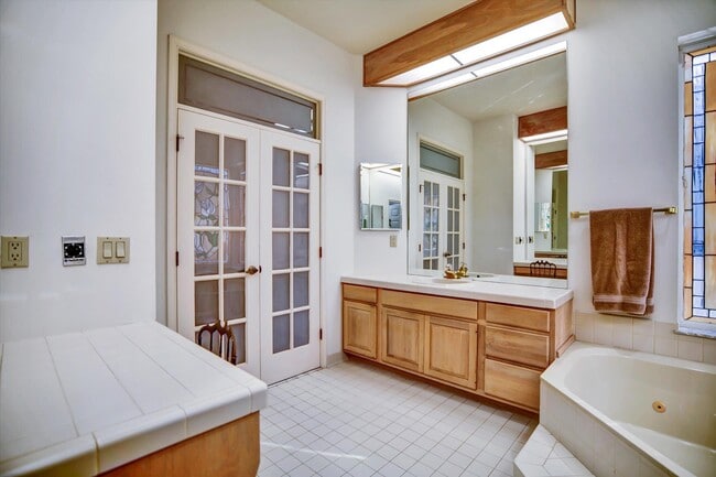 Building Photo - 13471 Miles Standish Port