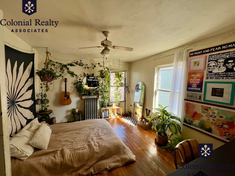 Building Photo - 40 Hooker St