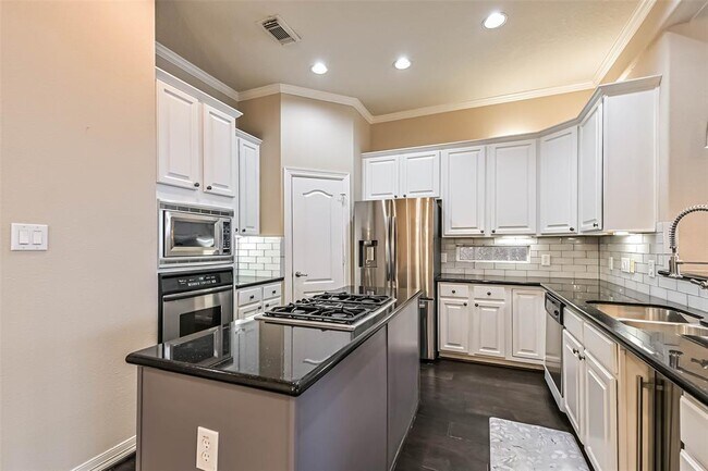 Building Photo - 5453 Fairdale Ln