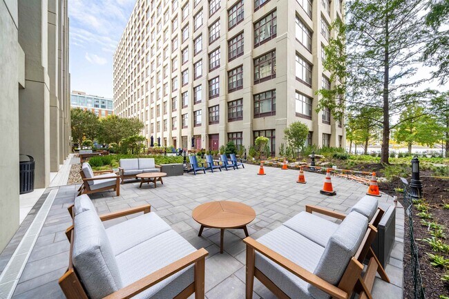 Building Photo - 1500 Hudson St