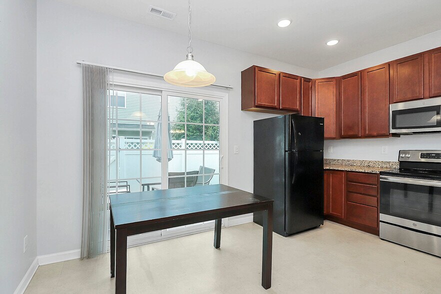 Building Photo - 11109 Pettus Ct