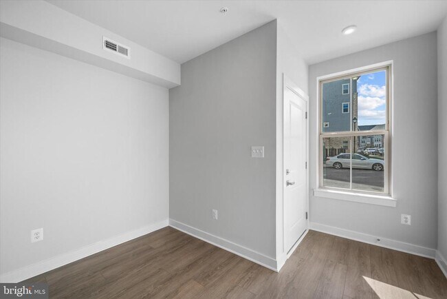 Building Photo - 42530 Invergordon Ter