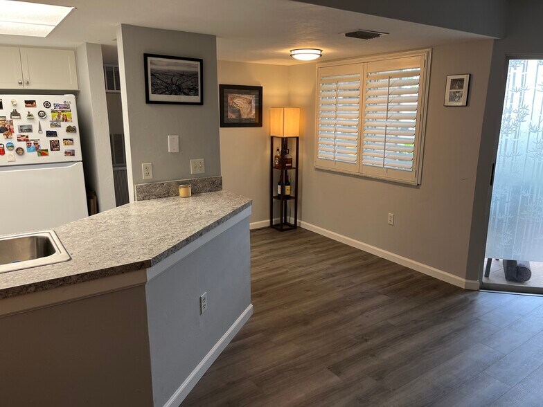 Building Photo - 3100 Seasons Way