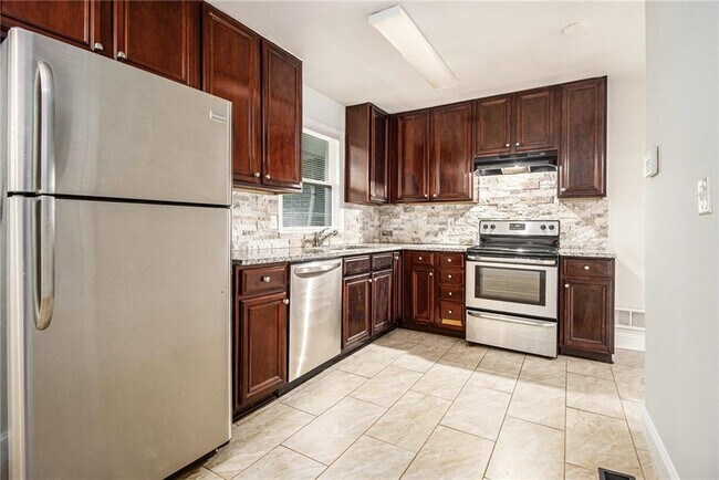 Building Photo - 1686 Derrill Dr