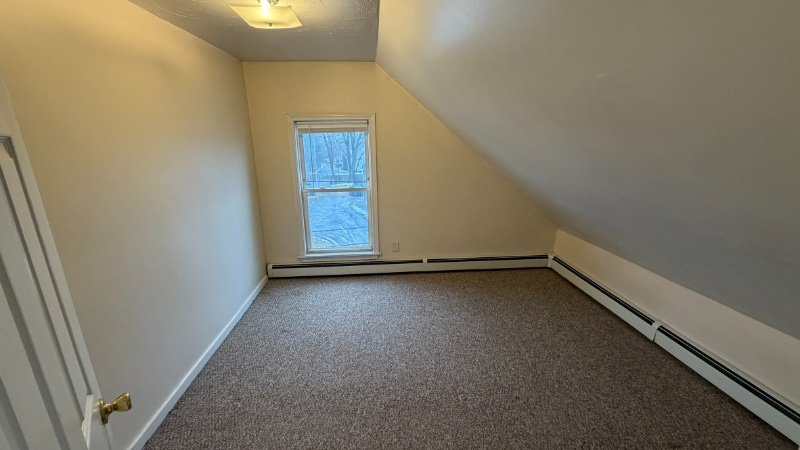 Building Photo - 182 Dexter St