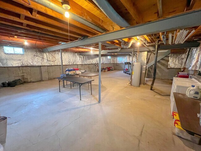 Building Photo - Stunning Rental Home in Indian Creek - Rey...