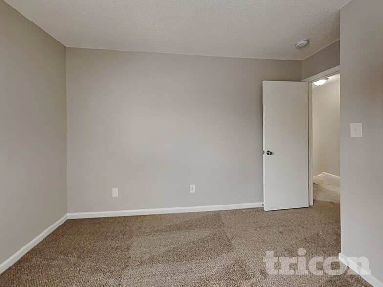 Building Photo - 5818 Greenway Vista Ln
