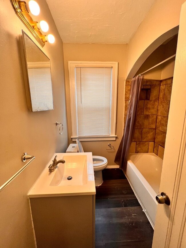 Building Photo - Section 8 welcome