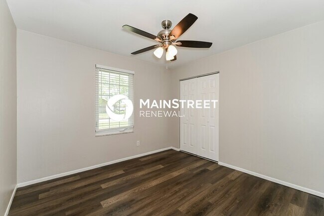 Building Photo - 3 Bedroom Pet-Friendly Home in Cape Coral, FL with Main Street Renewal