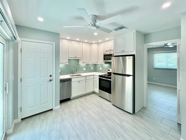 Building Photo - 4306 Porpoise Dr