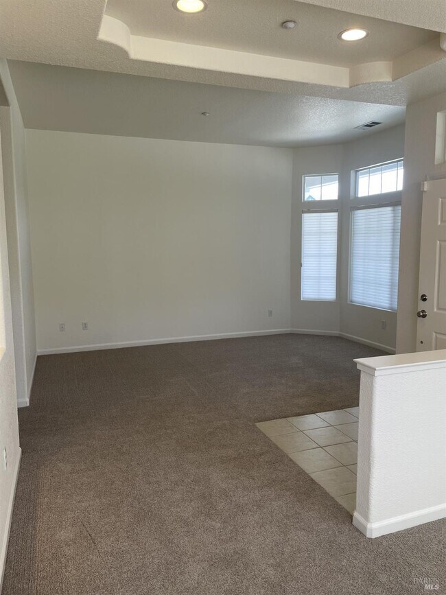 Building Photo - 201 Spur Ridge Ln