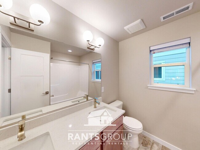 Building Photo - Beautiful New Home in Bradbury Subdivision! Easy I5 Access!