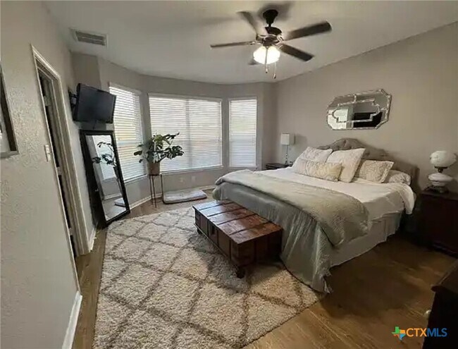 Building Photo - 248 Oak Creek Way