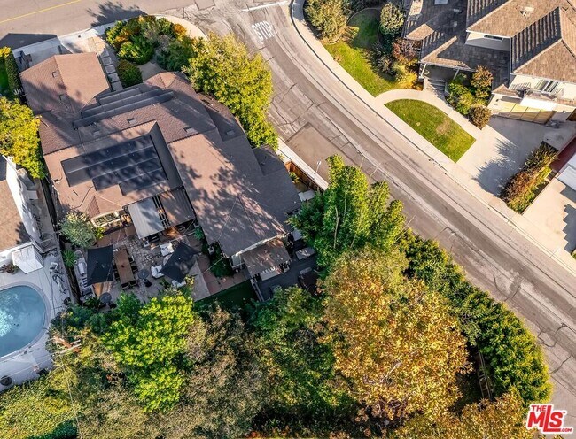 Building Photo - 5721 Tellefson Rd