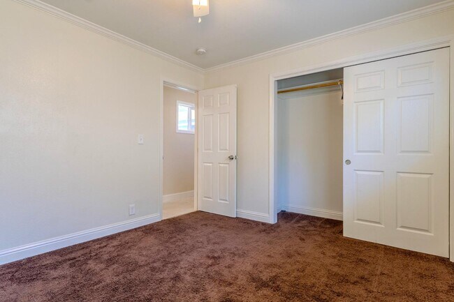 Building Photo - 6522 Maywood Ln