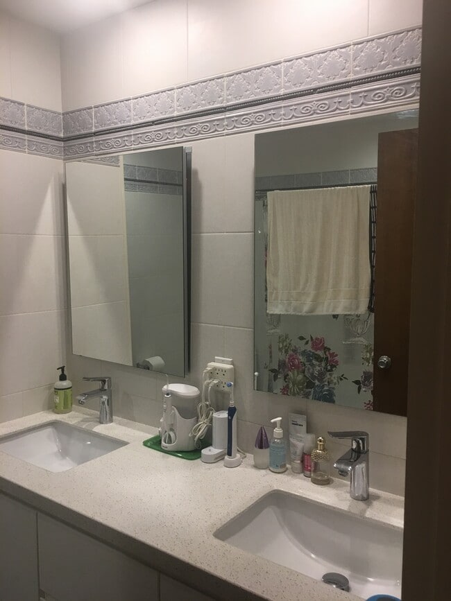 Building Photo - 3br/1.5ba Meadows of Terra Linda Townhouse...